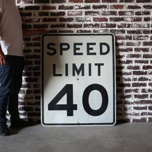 SPEED LIMIT 40 看板 アメリカ 道路標識 ヴィンテージ 白 ロードサイン