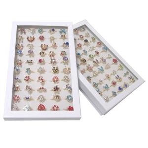 豪華な指輪コレクション 50入の買取情報