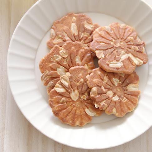 「落花小菊」 和菓子 お菓子 せんべい おやつ ギフト プレゼント