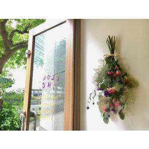 ドライになる生花のスワッグ 壁掛け☆花 ギフト 開店祝 誕生日 歓送迎会 送別 卒業 結婚 お祝い 記念日 プレゼント 母の日 父の日 敬老の日