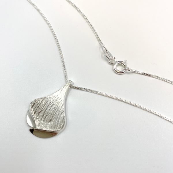 ネックレス / Embrace / シルバー925 / Sirokoru / Finland