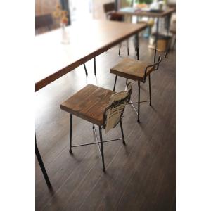 背中ありイス2脚セット アンティーク風 ハンドメイド 鉄脚 アイアン 