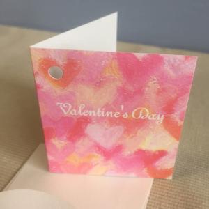 バレンタイン2つ折りミニカード「いっぱいのピンクパステルハート」Valentine's day【ネコポス可】｜arancia-mm