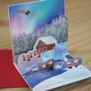 立体クリスマスカード(ミニサイズ)「オーロラ光る湖畔の白鳥とサンタの家」【ネコポス可】｜arancia-mm