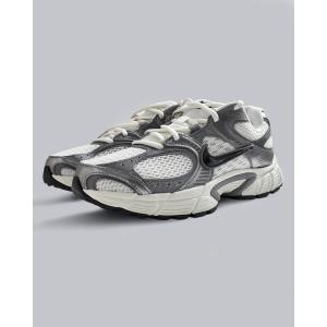 NIKE ナイキ V5 RNR スニーカー h...の詳細画像1