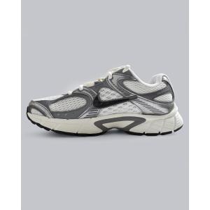 NIKE ナイキ V5 RNR スニーカー h...の詳細画像4