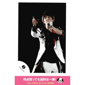 濱田崇裕(ジャニーズWEST) 公式生写真 Jロゴ・衣装白×赤×黒・マイク持ち・背景黒｜arraysbook