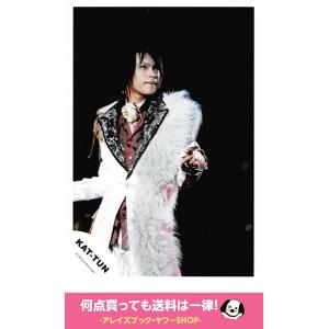 上田竜也(KAT-TUN) 公式生写真 ライブ・衣装白×黒×銀×紫・目線右方向・背景黒｜arraysbook