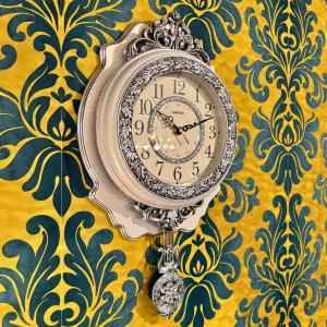 壁掛け時計　ビクトリアンパレス　ペンデュラムクロック　ヴェルサイユ　アンティークホワイト　壁掛時計｜arrivo