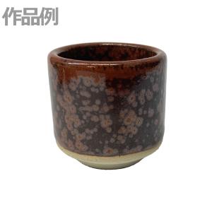 陶器の広口器 茶色と白の釉薬 陶器の広口器 茶色と白の釉薬 陶器の広口器 茶色と白の釉薬 異なる2色