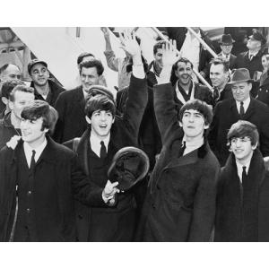 【出荷区分C】ビートルズ写真プリント The Beatles Arrive at JFK Airport, February 7, 1964｜artposters