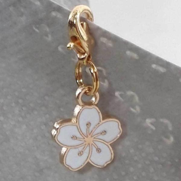 マスクチャーム マスクアクセサリー 桜 小さい かわいい 白さくら サクラ フック マスク飾り マス...