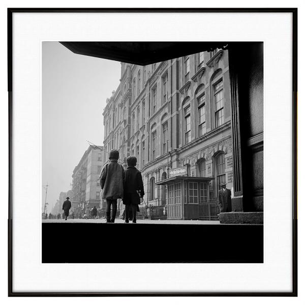 1943年 アメリカ ニューヨーク ハーレムを歩く子供 インテリアモノクロアート額装S〜L 古い写真...
