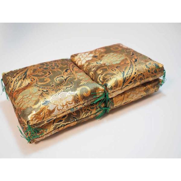 【結】新品未使用品◆綿入り　座卓用正方形座布団４枚組　14ｃｍ角　桐生特上金襴G◆【メール便対応可】