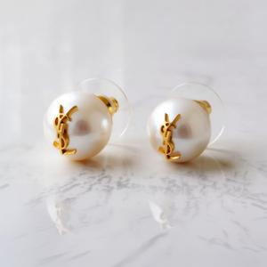 Yves Saint Laurent（イヴ・サンローラン） ブローチ YSL カサンドラ