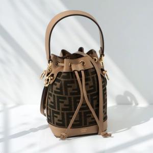 [大人気]　フェンディ　Fendi　ミニクラッチバッグ　ショルダーバッグ　FF FENDI（フェンディ） クラッチバッグ BEAUTY SMALL ビューティー