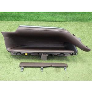 エスクァイア ZWR80G グローブBOX 上側 55432-28260 55432-28260-D...