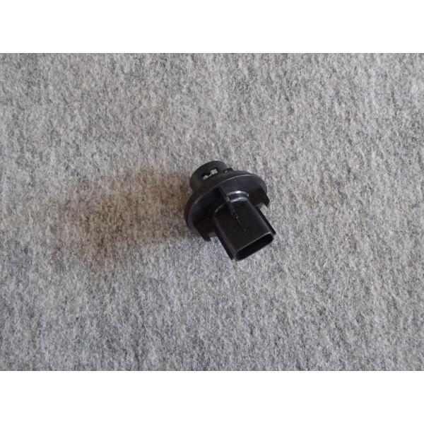 ランドローバー　ディフェンダー　テールランプソケット　社外品