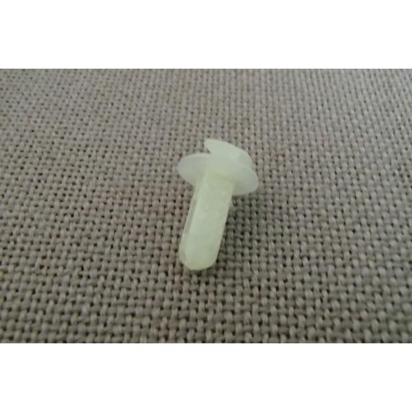 クラシックレンジローバー用サイドドアトリムピン　MWC3129　社外品