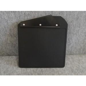 ランドローバー ディフェンダー マッドフラップ 右後 110用 ステー付