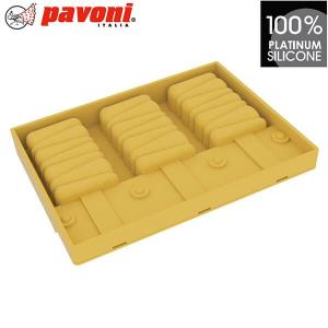 パボーニ(pavoni)のシリコンモールドで作るひんやり甘～い♪苺ミルク
