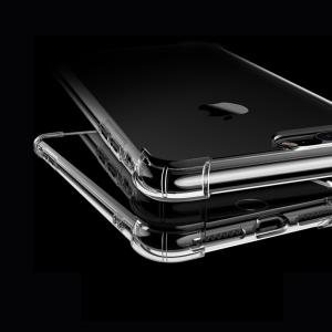 iPhone7Plusクリアケース 耐衝撃　