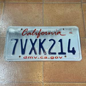 ライセンスプレート カリフォルニア 7VXK214 USED品 ナンバープレート calfornia インテリア アメリカ雑貨 <ネコポス対応> M43｜aseff