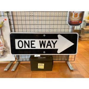 ロードサイン ONE WAY E 一方通行 道路標識 本物 フードトラック キッチンカーディスプレイ...