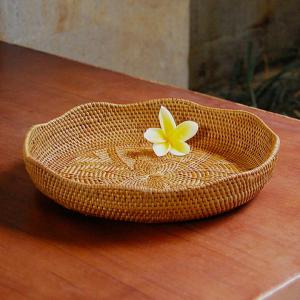 アタ 編まれた 丸いトレイ型 バスケット 10298