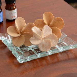 プルメリアの花びら モチーフ 木製アロマフラワ...の詳細画像1