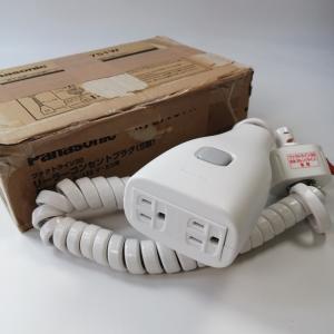 Panasonic パナソニック WG878281W 抜け止め接地リーラーコンセント