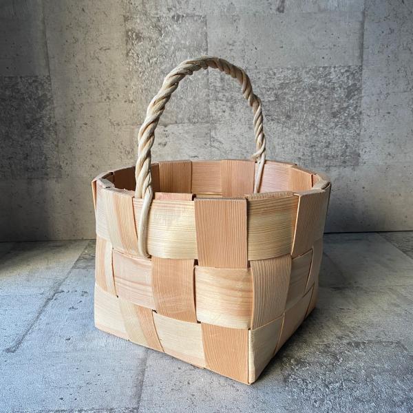 木のバスケット 小 カゴ エストニア クラフト 松の木