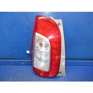 パッソ DBA-KGC30 左テールランプ R54 コイト 220-51397 81560-B112...