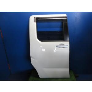 ピクシスメガ DBA-LA700A 右リアドア W24   67003-B2230