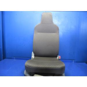 NV100クリッパー 5BD-DR17V ドライバーシート 26U