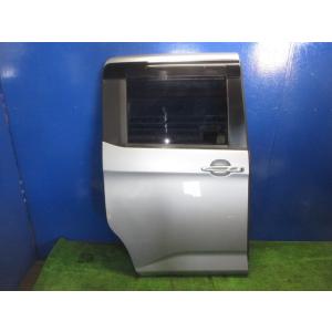 ルーミー DBA-M900A 右リアドア S28   67003-B1101