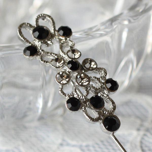 黒とグレーのダイヤをたくさん飾ってかわいくきれい♪ピンブローチ