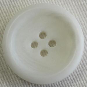 ボタン スコッチボタン ボタン 水牛調 プラスチック 25mm  白 1個入 ジャケット コート向 ボタン 手芸 通販｜assure-2