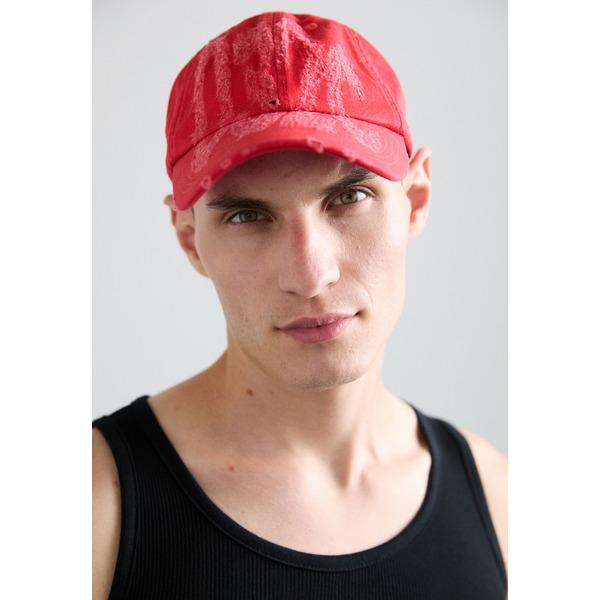 ゼロスリーツーシー 帽子 メンズ アクセサリー CRISIS UNISEX - Cap - red