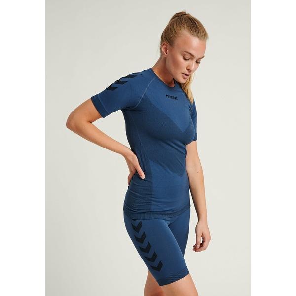 ヒュンメル トップス レディース フィットネス FIRST SEAMLESS  - Sports T...