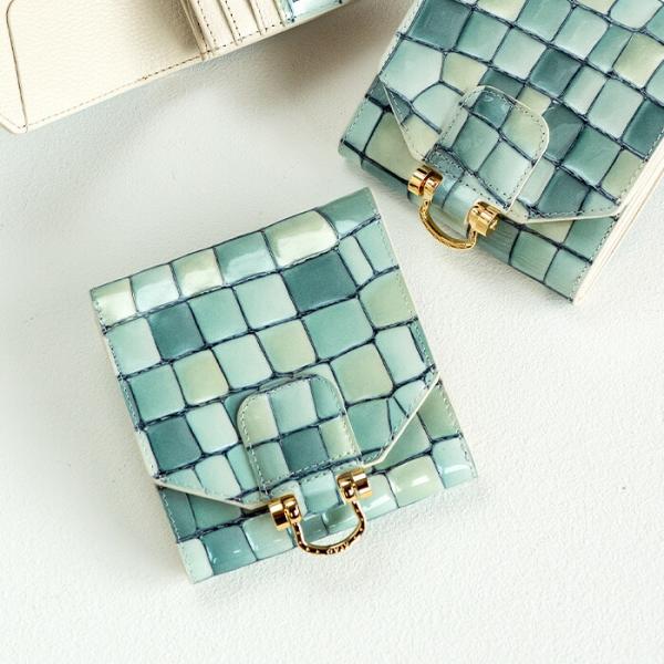 ATAO公式 ロトロ・ヴィトロ 木漏れ日 大容量の二つ折り財布 アタオ史上一番売れてる 二つ折り 春...