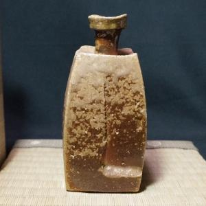 古備前】お預け徳利 桂又三郎箱 印銘（分銅）高さ14.2cm : アトリエ