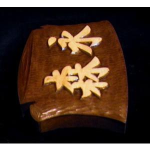 表札（木）FSPb-0gy　名字のみ木株【行書体】オーク色染め文字白　純手彫り表札　銘木シナ材｜atelier-owl｜04