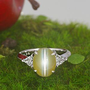 キャッツアイ 指輪 プラチナ リング 2.33ct ダイヤ 0.77ct 中央宝石