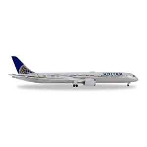ドイツレベル 1/144 ルフトハンザ航空 B747-8a New Livery