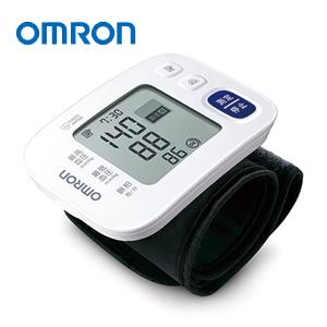 【在庫有】オムロン手首式血圧計 HEM-6180　［乾電池式 コンパクト血圧測定器 薄型］