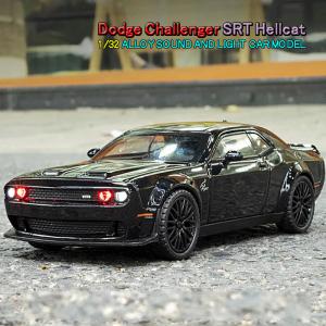 ミニカー 1/18 GREENLIGHT 1970 ダッジ。チャレンジャー R/T