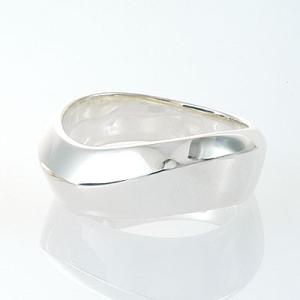 リング 指輪 シルバー 近未来 最大巾7.8ミリ