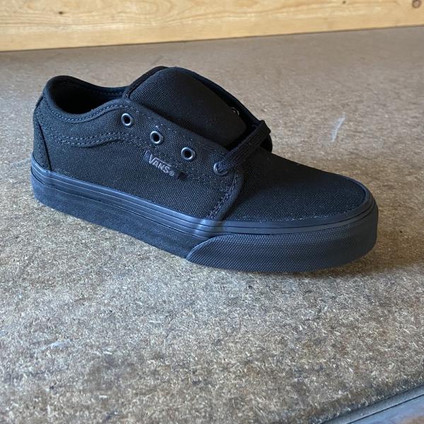 キッズ　VANS　CHUKKA LO　チャッカ ロー　BLACK OUT