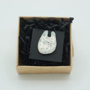 568 リトアニア 磁器のピンバッジ/ウサギ